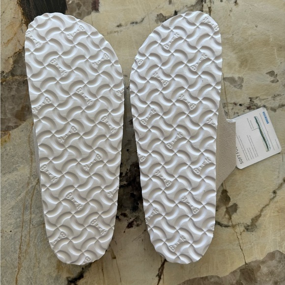 Birkenstock - NIB Women’s Arizona White Suede Soft Footbed 39 EU / 8.5-9 US N - Picture 4 of 6